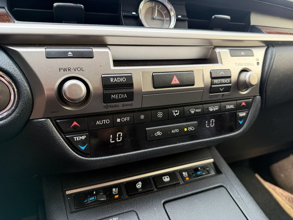Used 2015 Lexus ES 350 w/ Luxury Package FWD image 17
