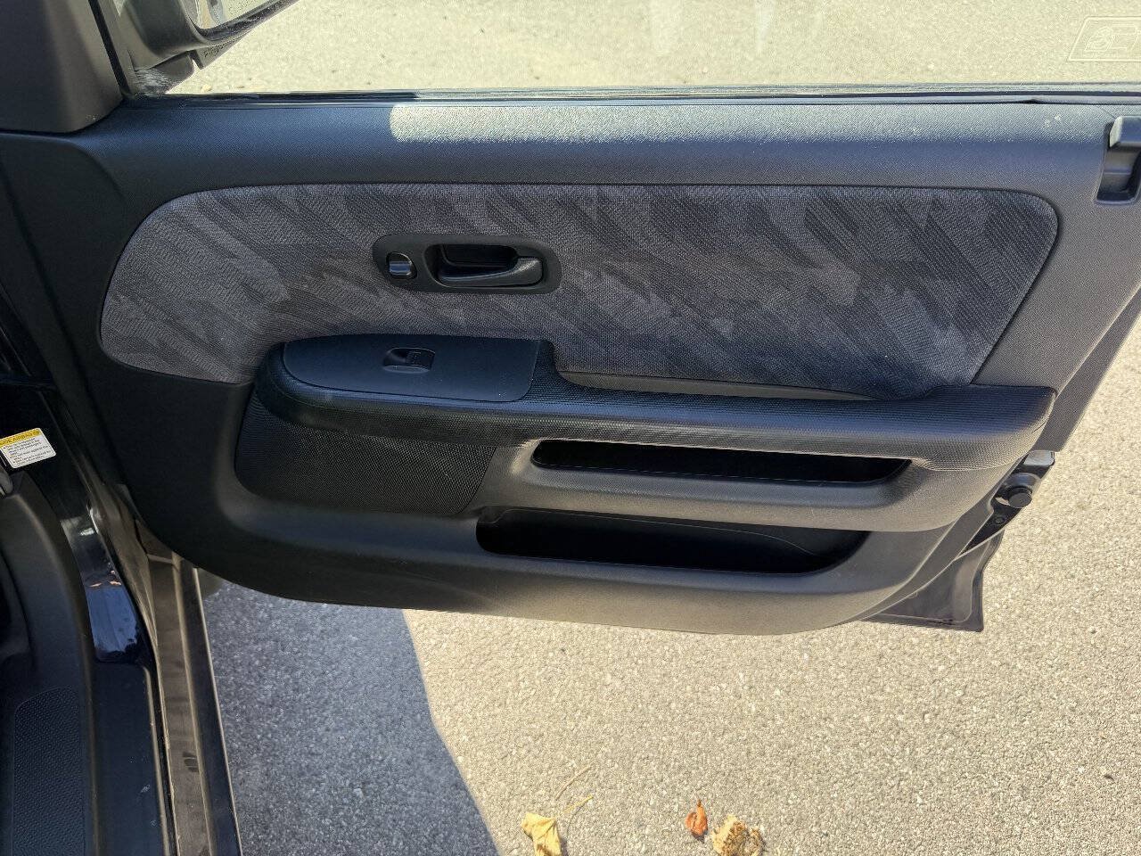 Used 2004 Honda CR-V EX image 18
