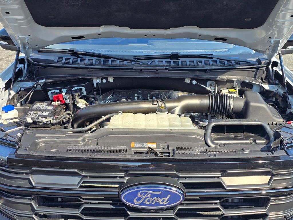 Used 2025 Ford Expedition Active AWD/4WD image 27