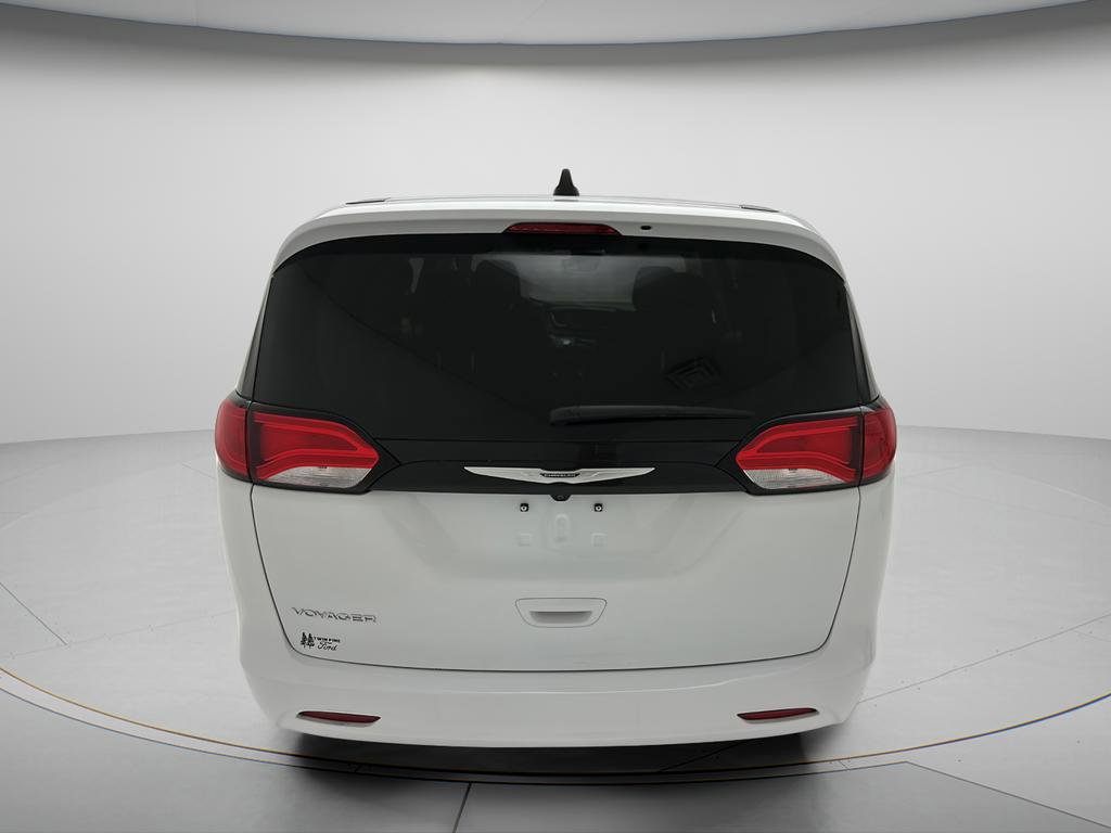 Used 2023 Chrysler Voyager LX FWD image 5