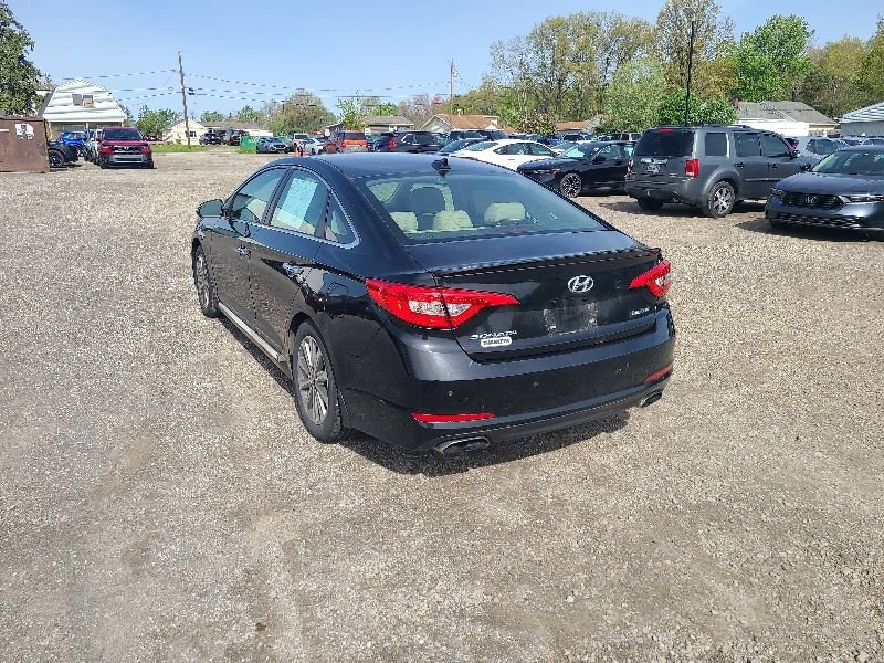 Used 2017 Hyundai Sonata Limited w/ Ultimate Package 04 FWD image 4