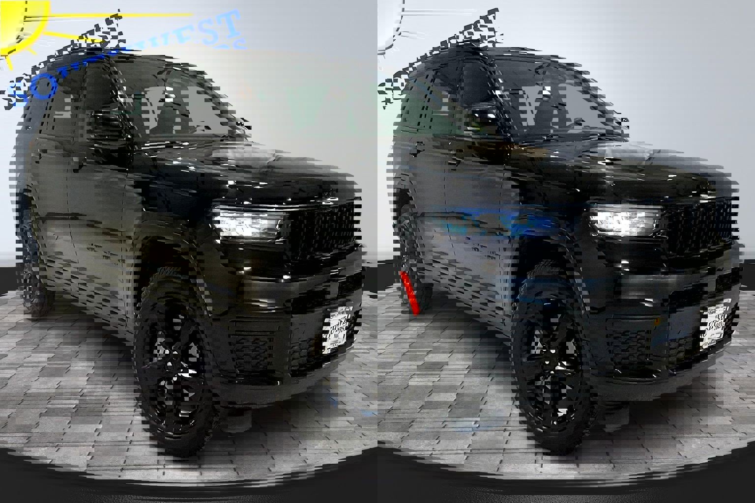 Used 2023 Jeep Grand Cherokee L Altitude image 3