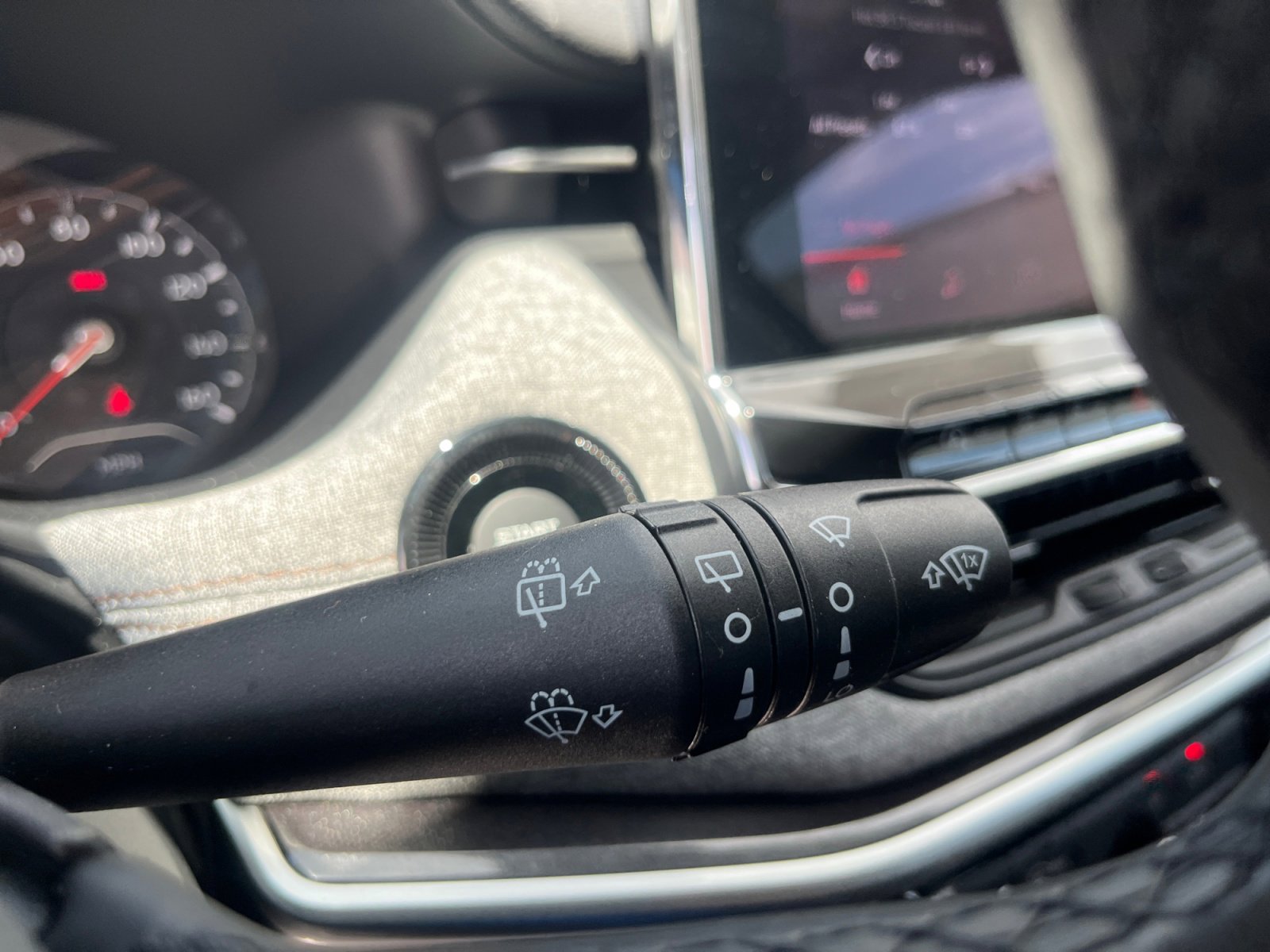 Certified 2022 Jeep Compass Latitude image 11
