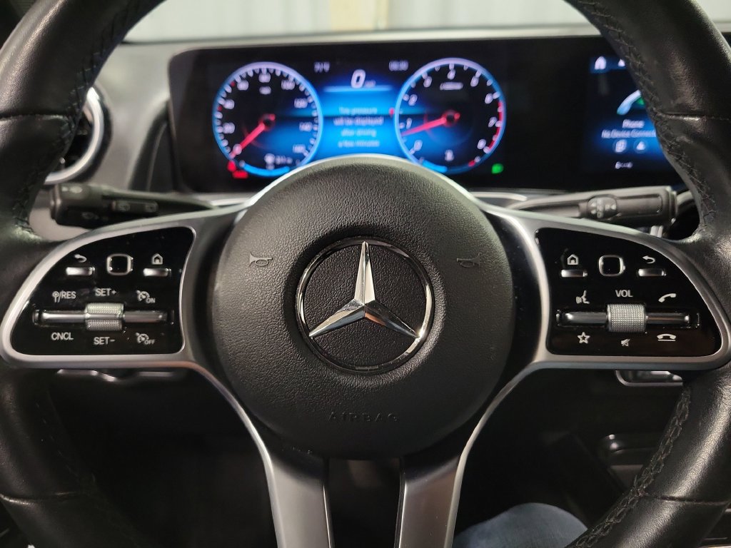 Used 2022 Mercedes-Benz GLB 250 4MATIC image 14