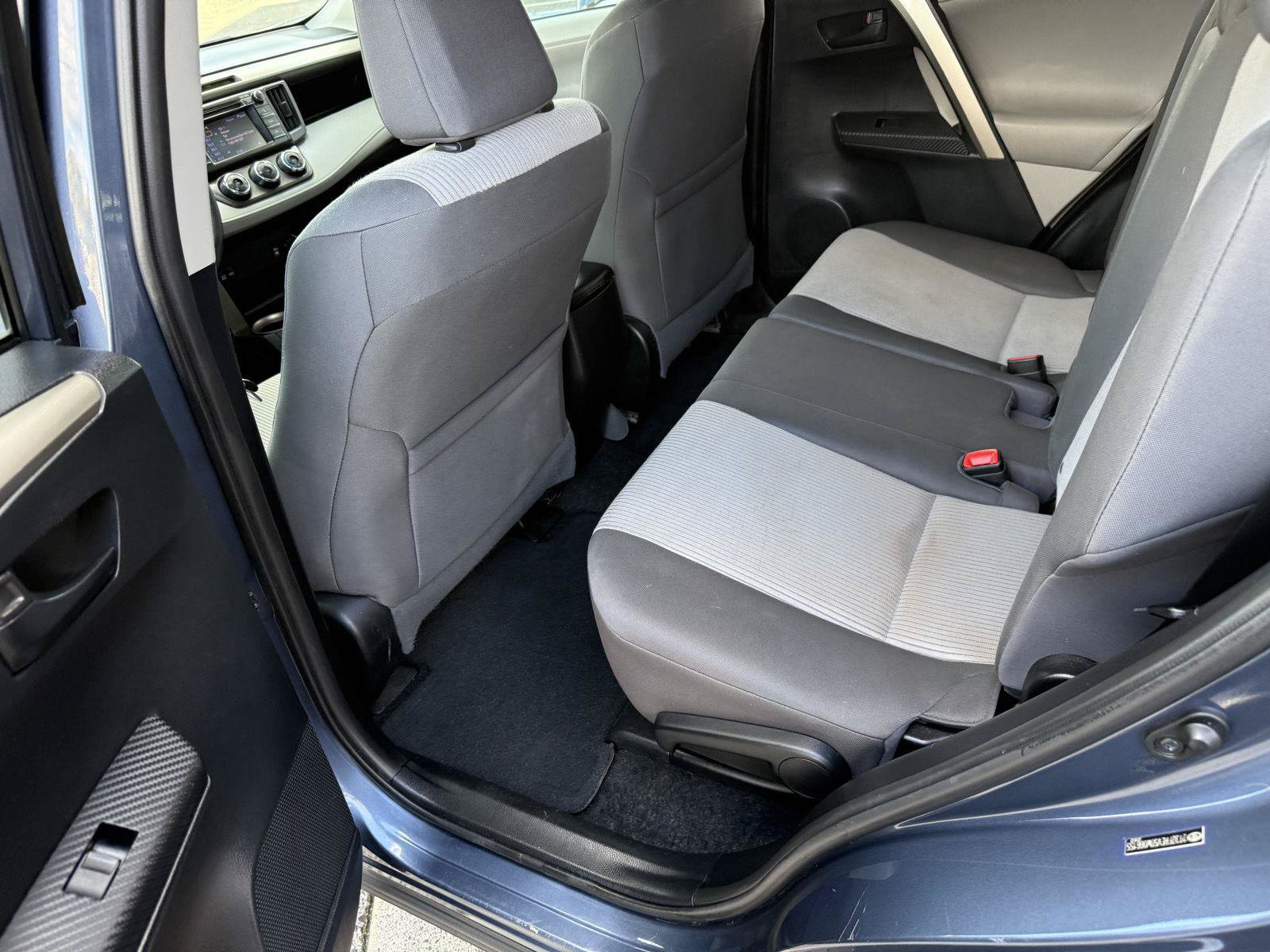 Used 2013 Toyota RAV4 LE FWD image 13
