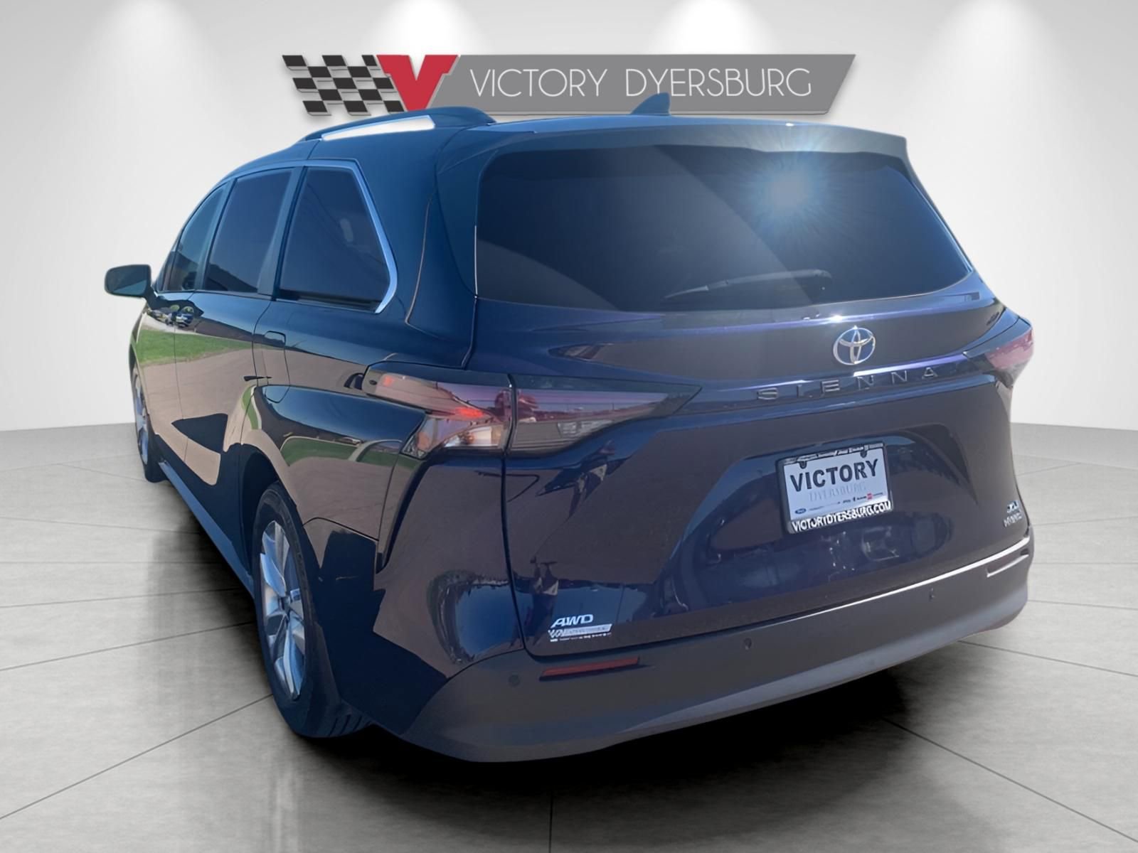 Used 2023 Toyota Sienna XLE image 6