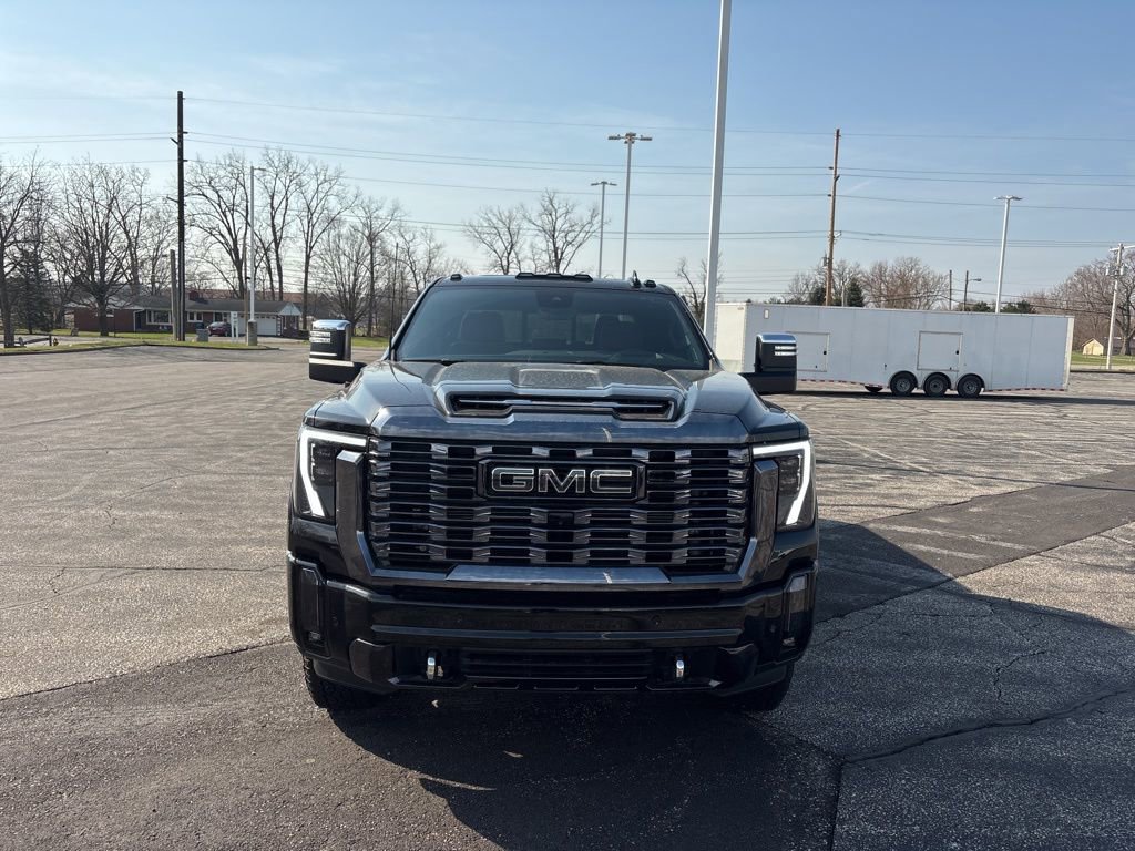 Used 2024 GMC Sierra 2500 Denali Ultimate image 2