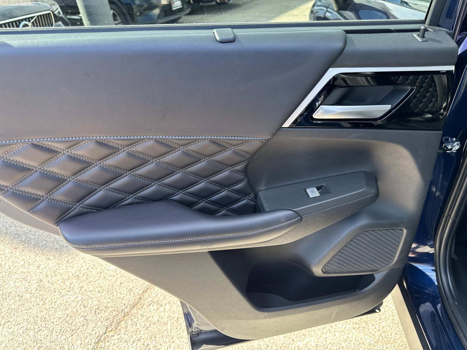 Used 2023 Mitsubishi Outlander SEL image 11