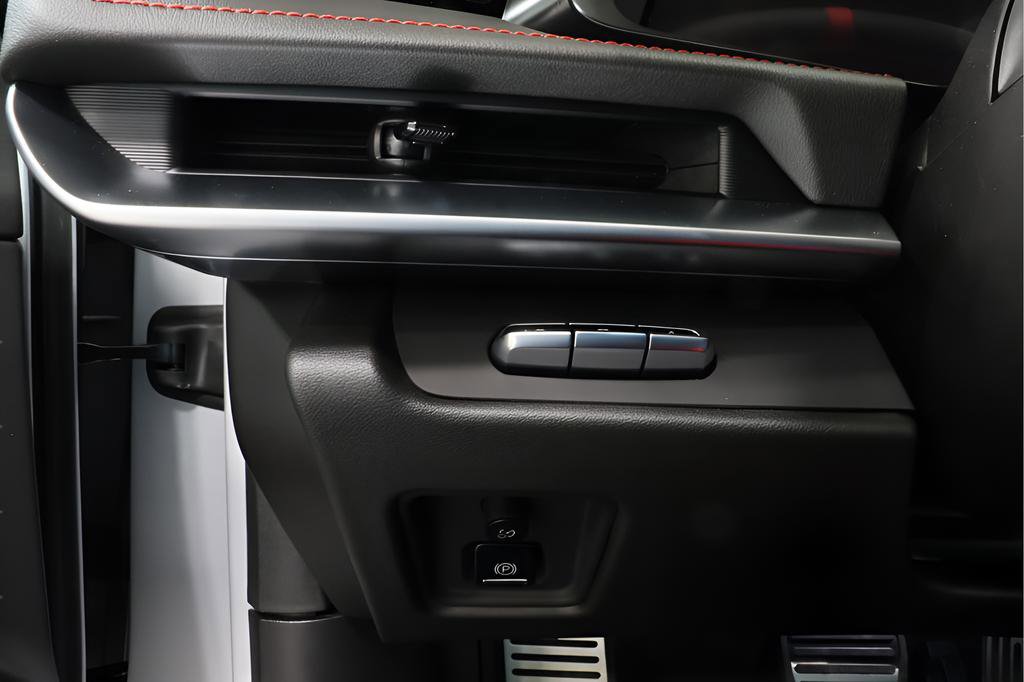 New 2026 Chevrolet Corvette Stingray Coupe w/ Z51 Performance Package image 19