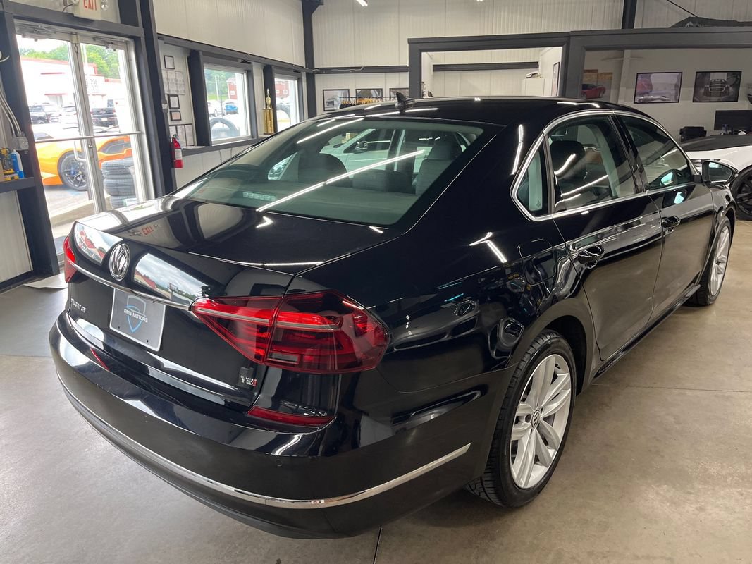 Used 2018 Volkswagen Passat 2.0T SE FWD image 11