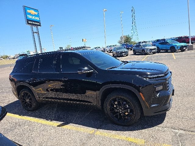 Certified 2026 Chevrolet Traverse LT w/ Midnight/Sport Edition AWD/4WD image 2