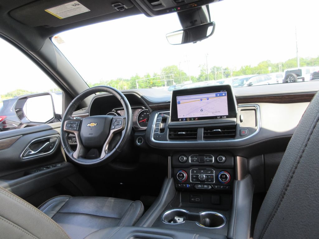 Used 2021 Chevrolet Suburban High Country w/ Premium Package 2 AWD/4WD image 31