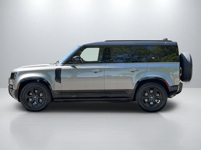 Used 2024 Land Rover Defender 110 X-Dynamic SE image 4