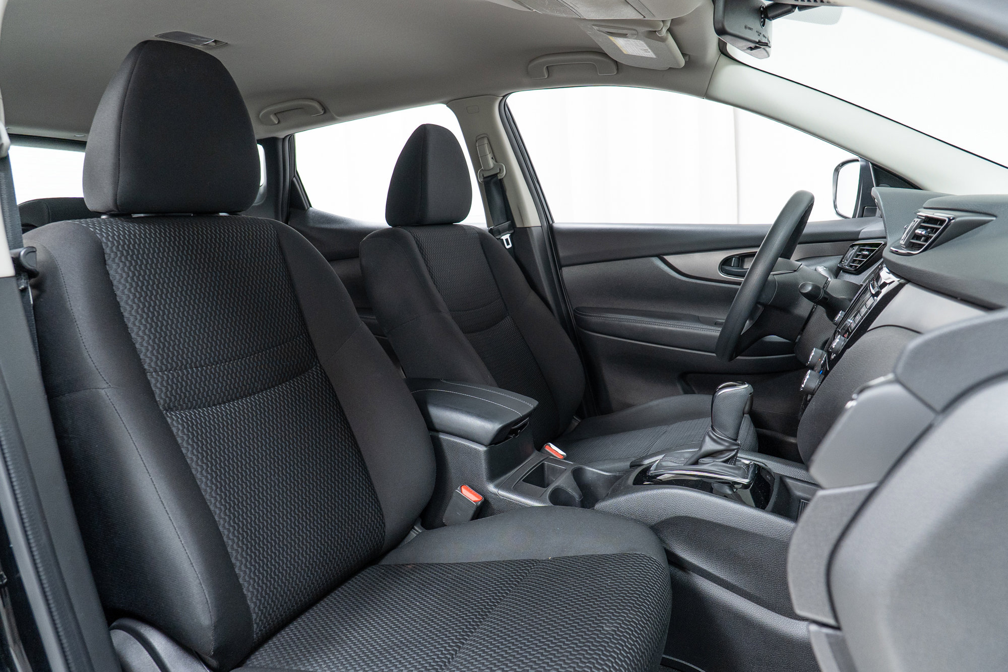 Used 2020 Nissan Rogue Sport S image 22