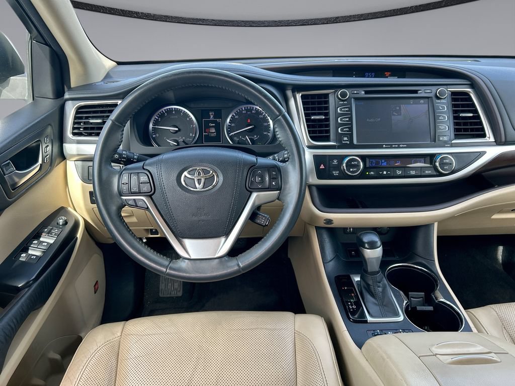 Used 2016 Toyota Highlander Limited FWD image 4