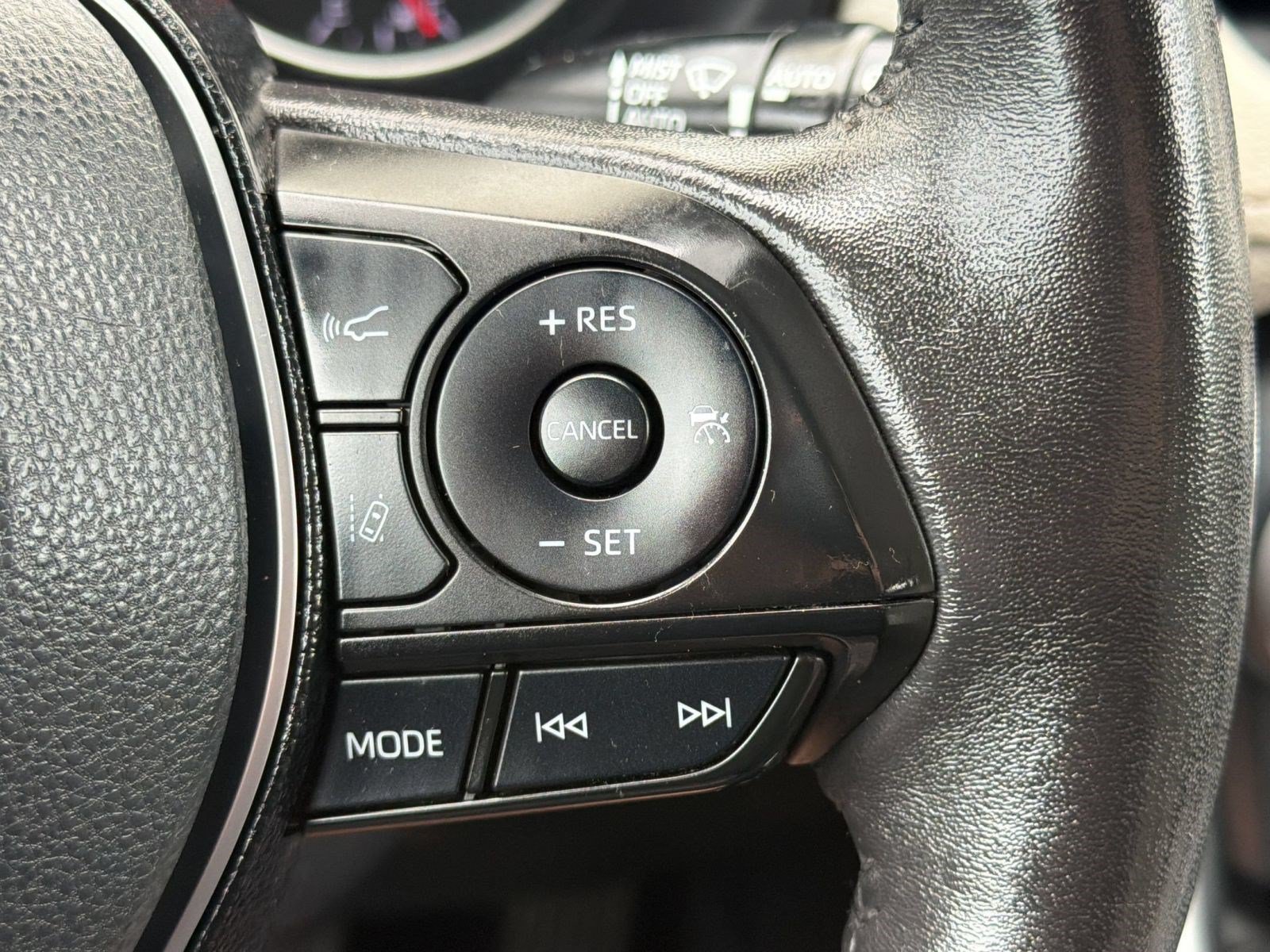Certified 2021 Toyota RAV4 XLE Premium AWD/4WD image 19
