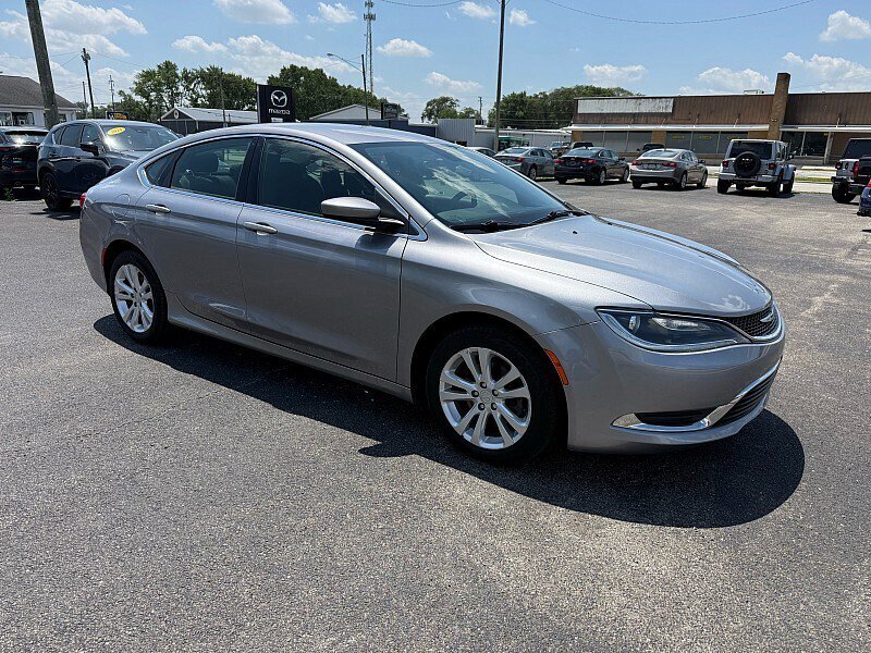 Used 2016 Chrysler 200 Limited FWD image 10