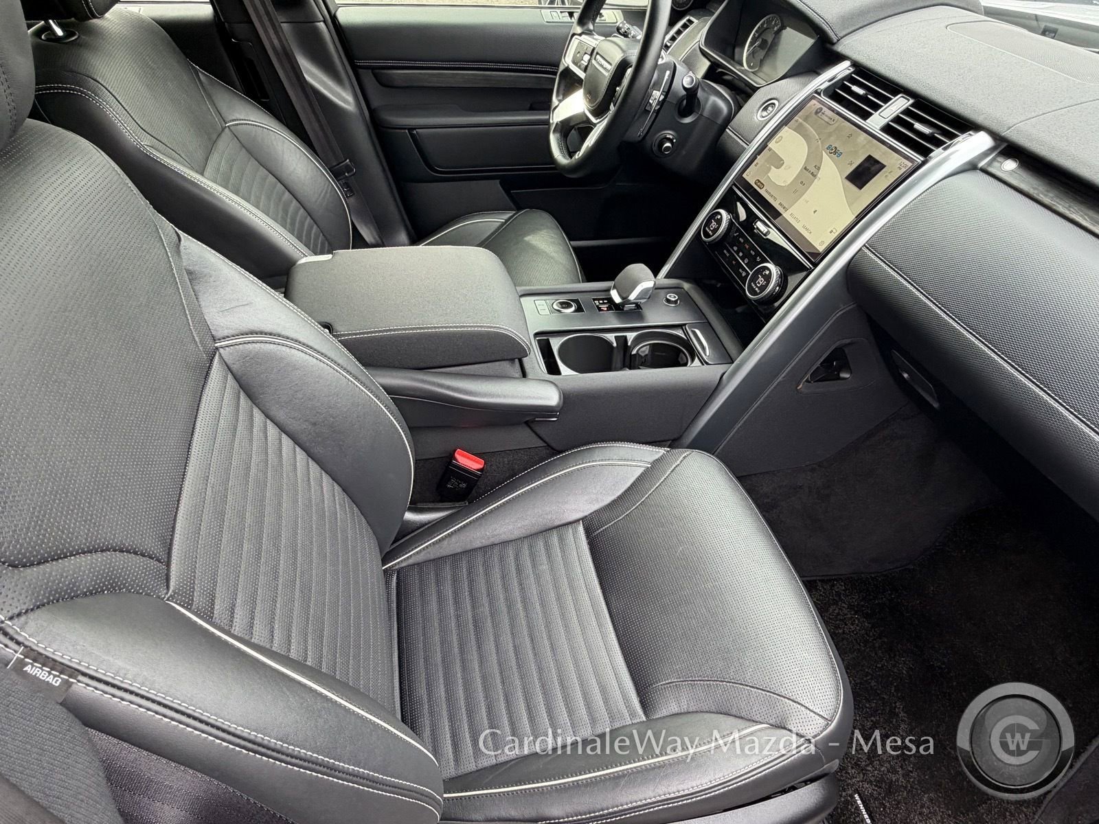 Used 2023 Land Rover Discovery Metropolitan Edition image 12