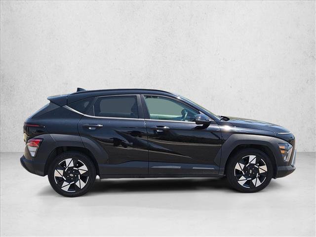 Used 2025 Hyundai Kona SEL FWD image 6