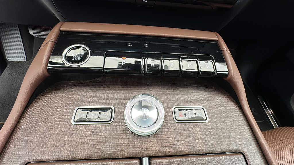 Used 2025 Lincoln Navigator L Reserve AWD/4WD image 22