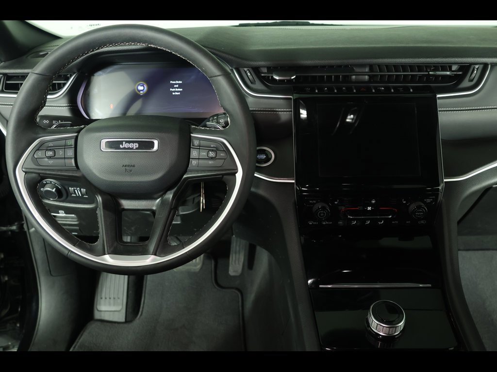 Used 2023 Jeep Grand Cherokee Altitude image 7