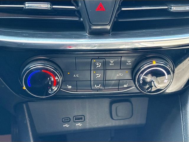 Used 2025 Buick Encore GX Sport Touring w/ Comfort Package image 15