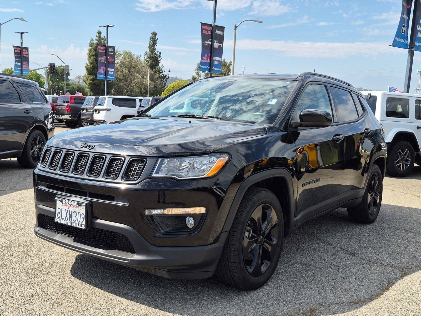 Used 2019 Jeep Compass Latitude FWD image 3