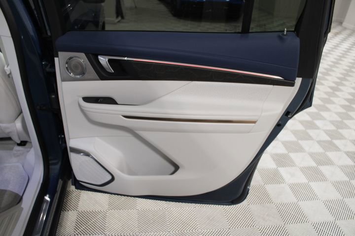 Certified 2025 Buick Enclave Avenir w/ Super Cruise Package image 30