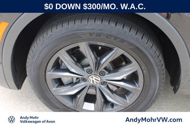 Used 2024 Volkswagen Tiguan SE AWD/4WD image 12