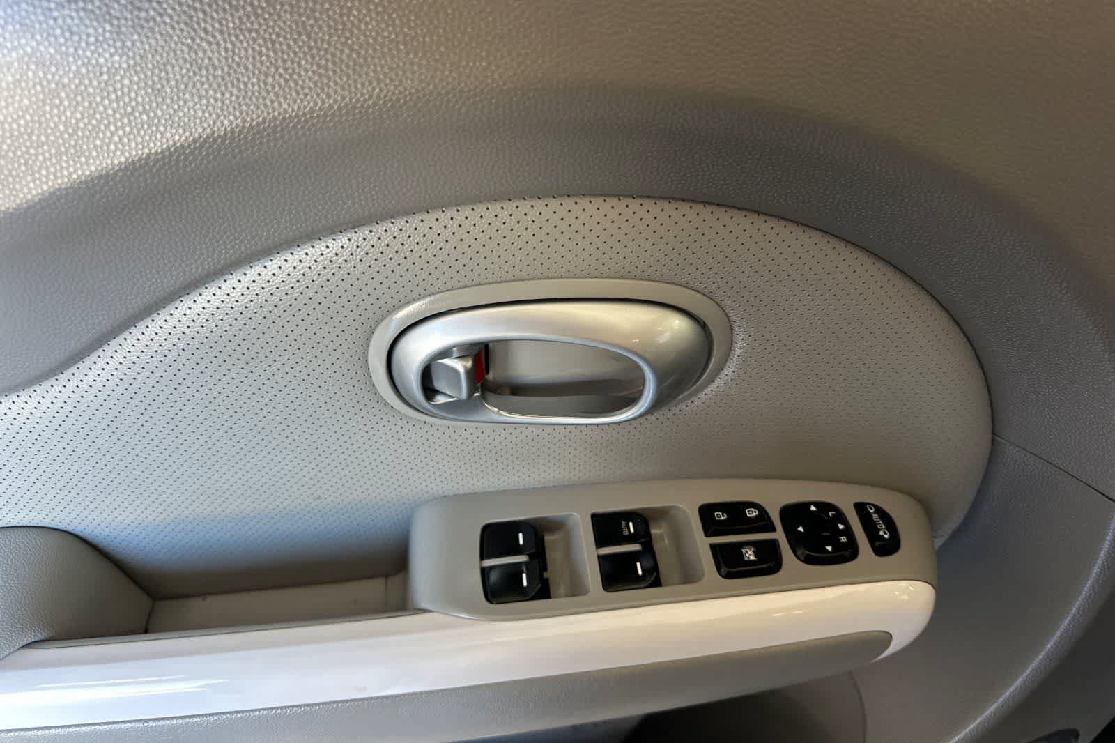 Used 2019 Kia Soul EV + FWD image 13