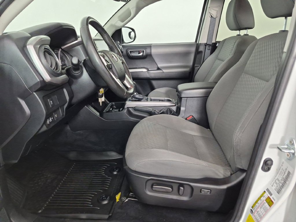 Used 2021 Toyota Tacoma SR5 RWD image 16