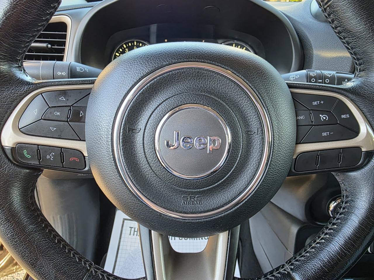 Used 2015 Jeep Renegade Latitude w/ Cold Weather Group AWD/4WD image 14