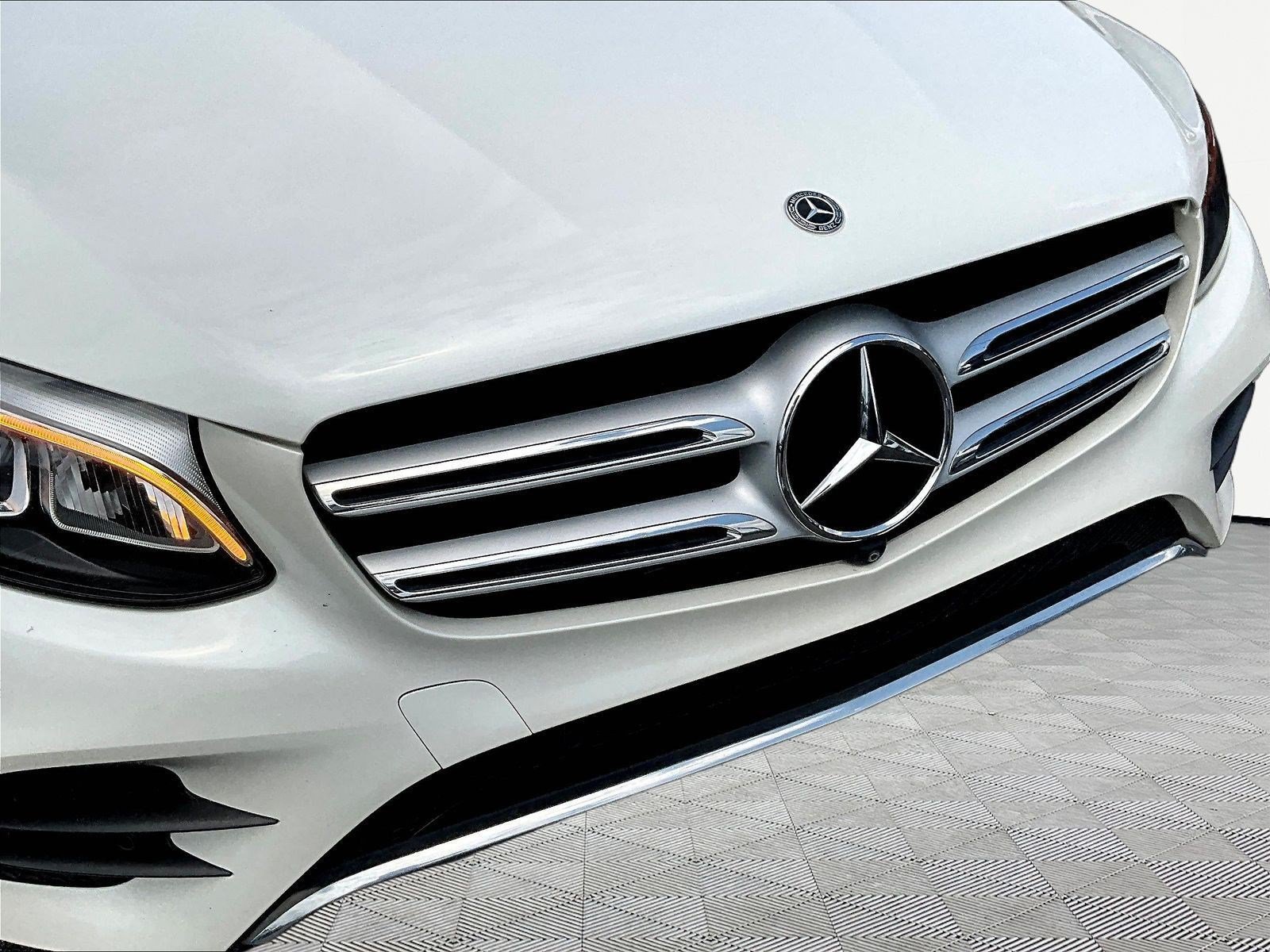 Used 2018 Mercedes-Benz GLC 300 4MATIC image 33