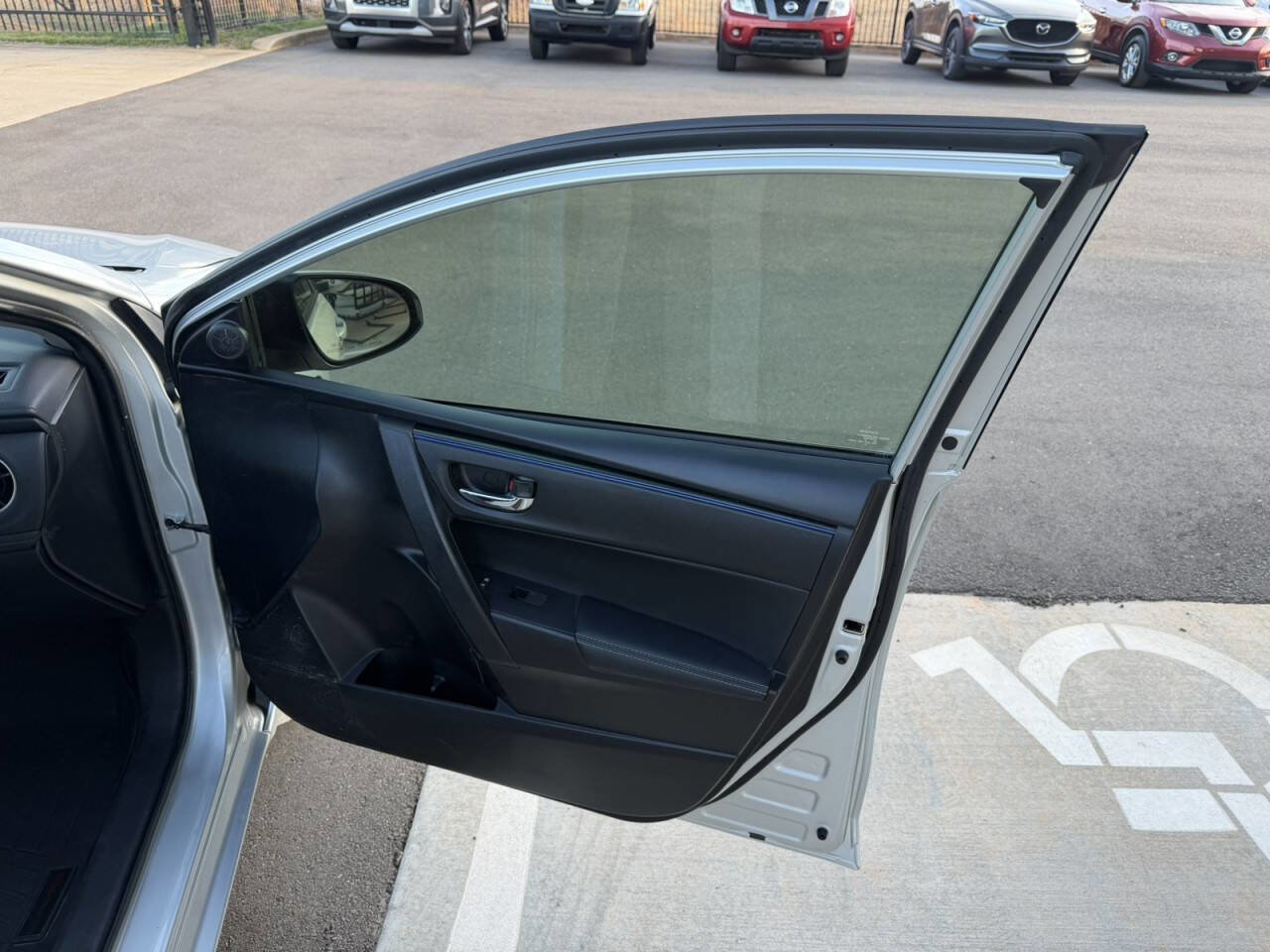 Used 2018 Toyota Corolla SE FWD image 15