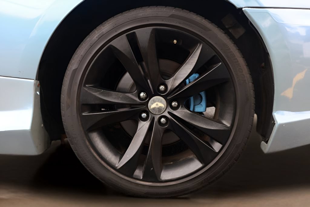 Used 2011 Hyundai Genesis 3.8 RWD image 25