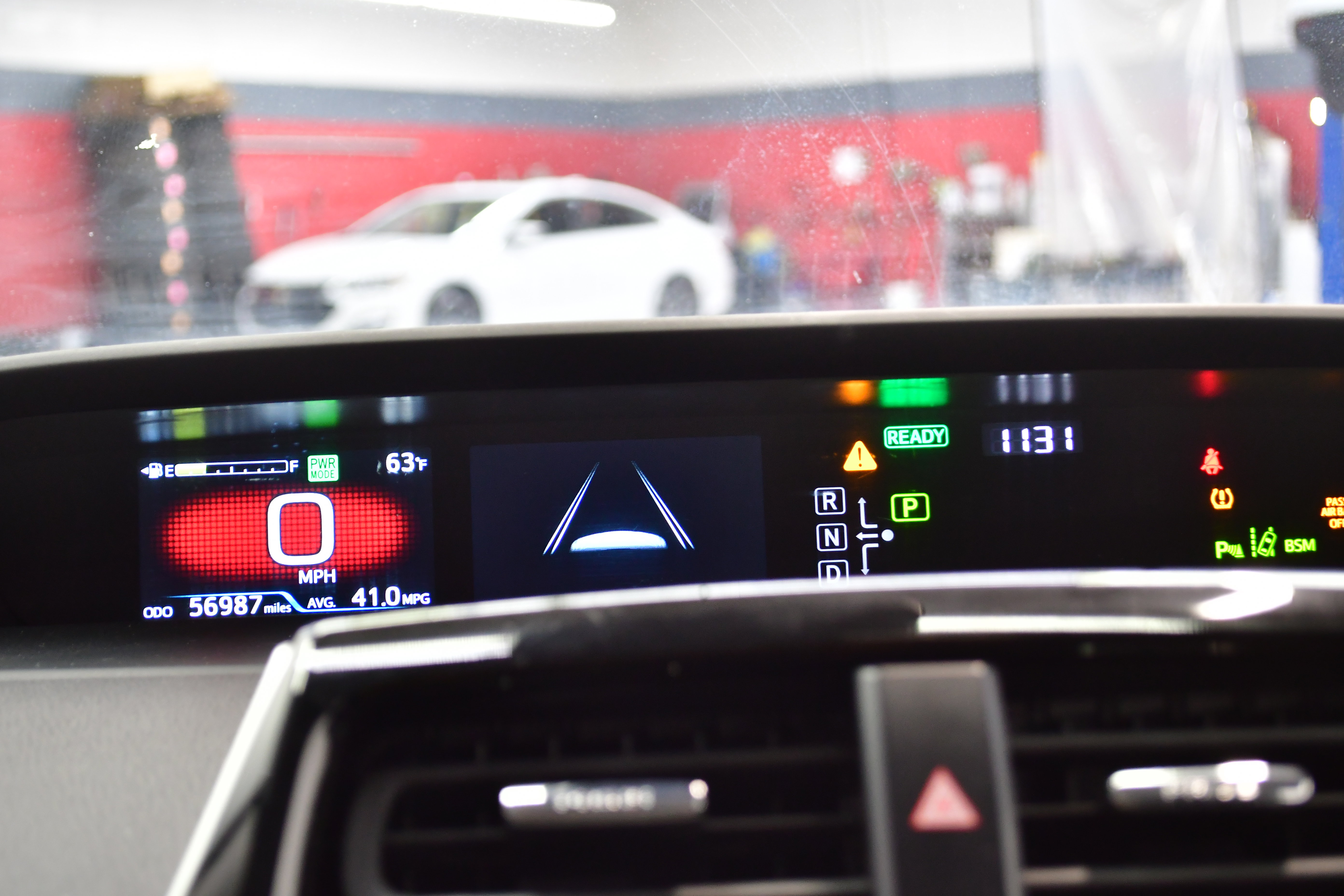 Used 2022 Toyota Prius LE image 28