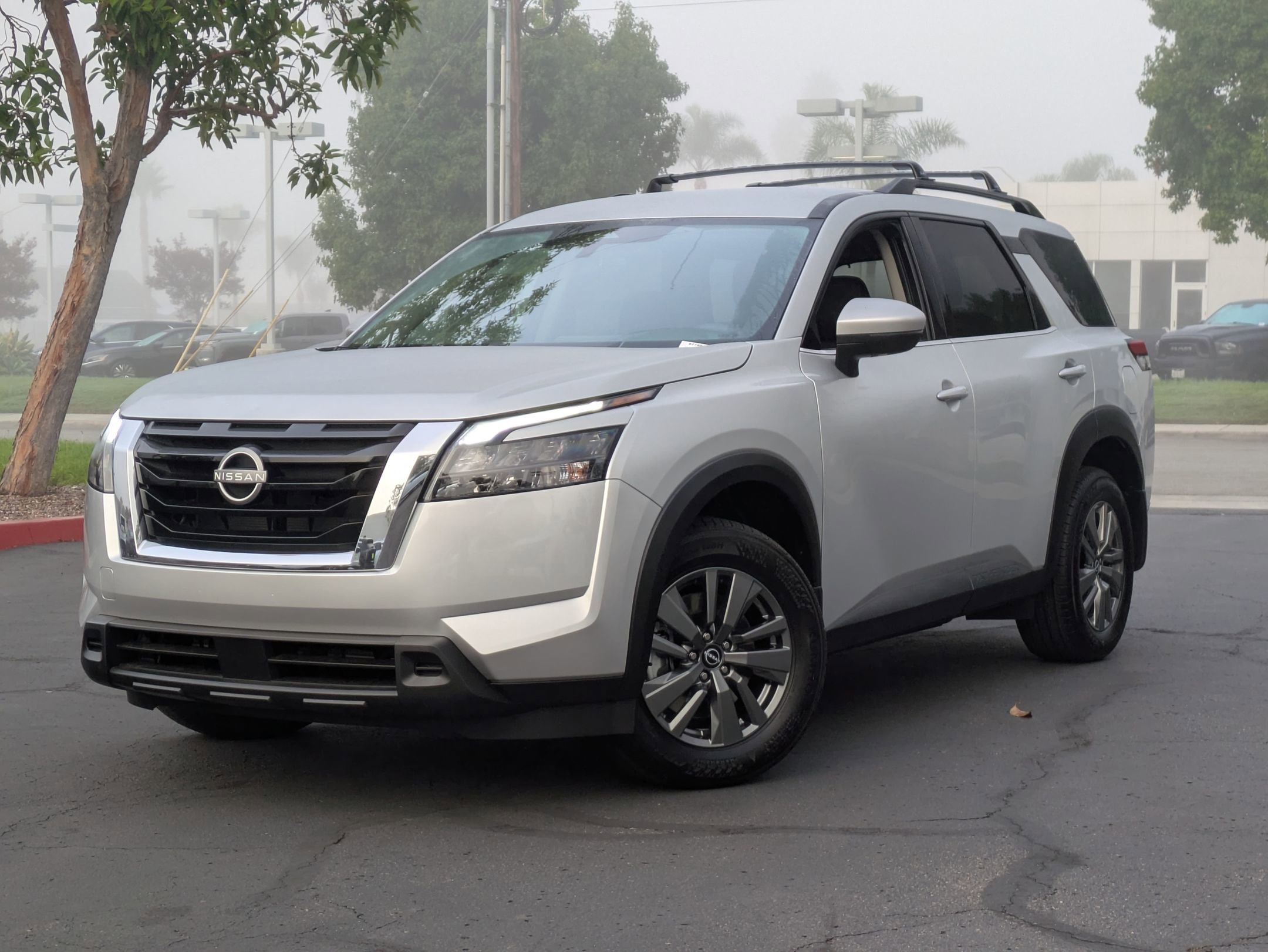 New 2025 Nissan Pathfinder SV