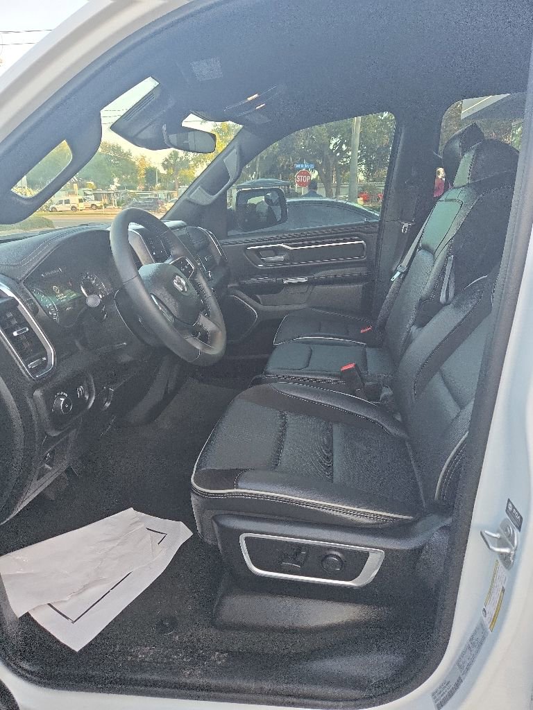 Used 2024 RAM 1500 Laramie AWD/4WD image 11