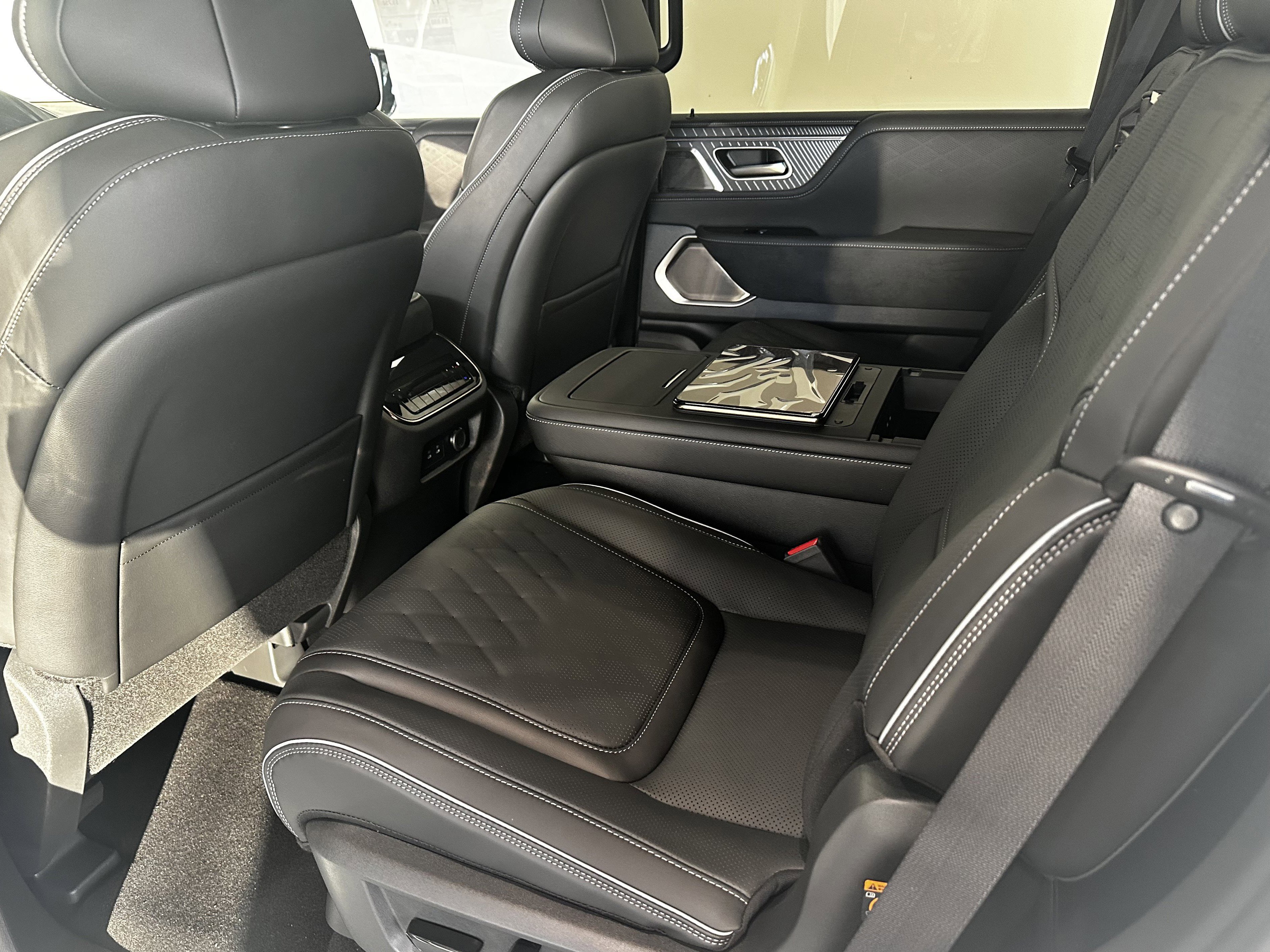 New 2026 INFINITI QX80 Autograph w/ Premium Cargo Package image 7