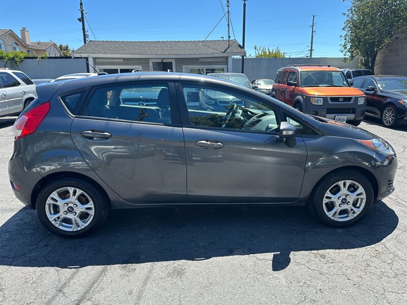 Used 2016 Ford Fiesta SE FWD image 3