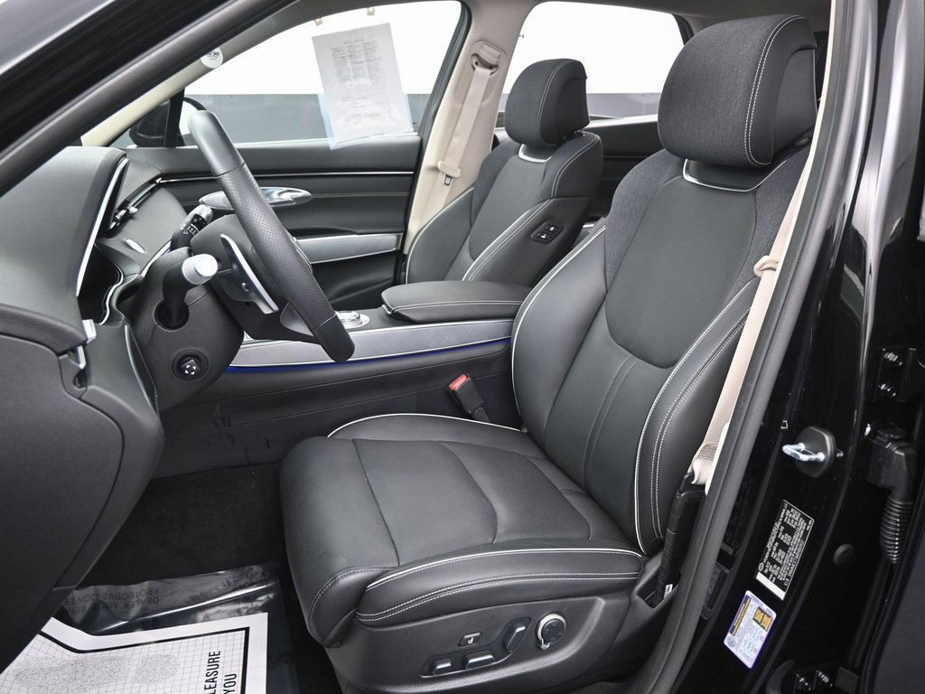 Used 2024 Genesis Electrified GV70 Advanced image 30