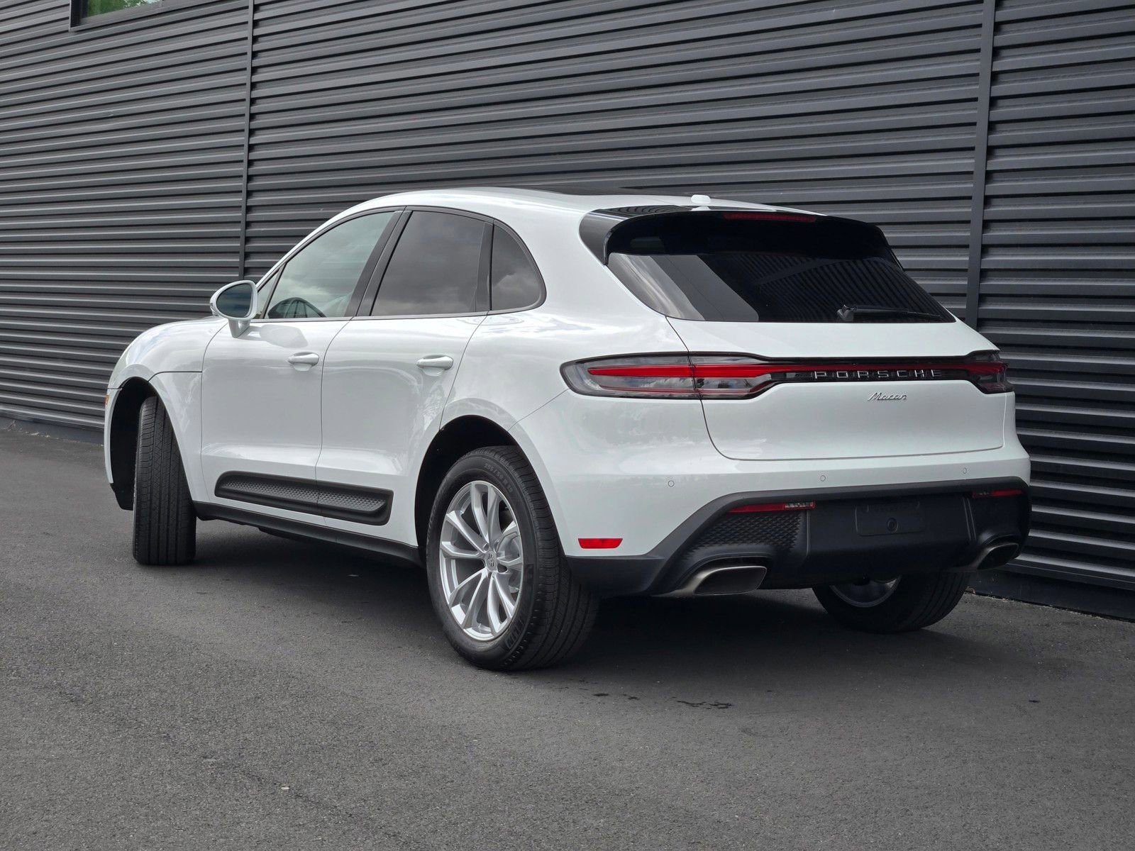 New 2026 Porsche Macan AWD/4WD image 3