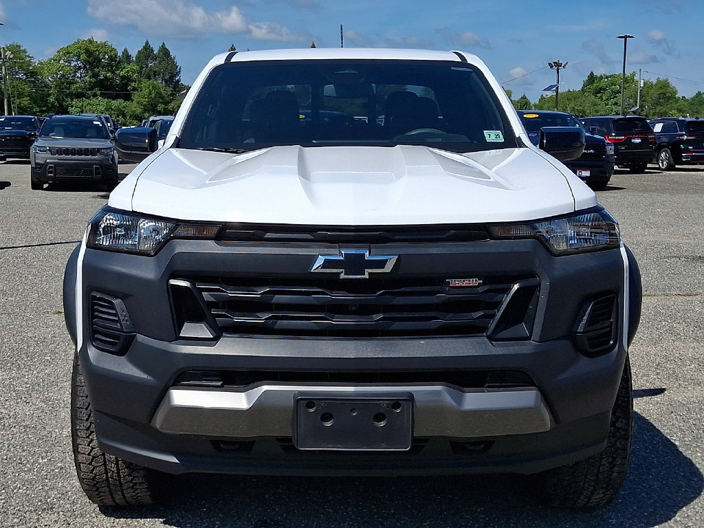 Used 2024 Chevrolet Colorado Trail Boss w/ Technology Package AWD/4WD image 4