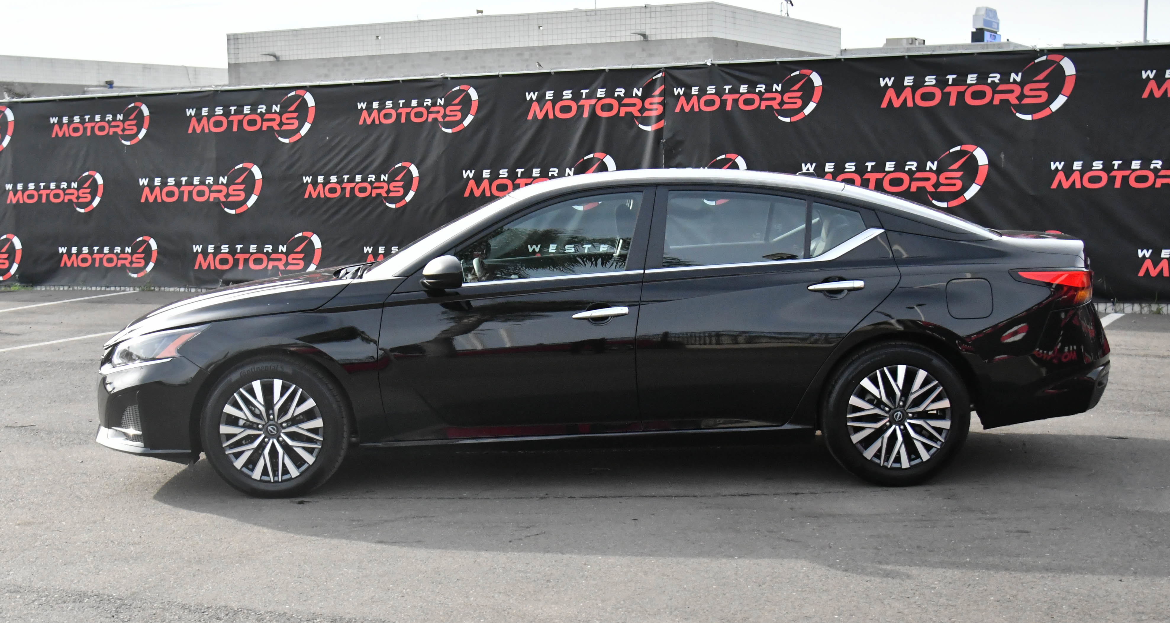 Used 2025 Nissan Altima 2.5 SV image 4