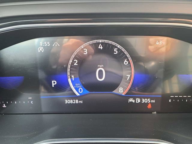 Used 2023 Volkswagen Jetta SE w/ Panoramic Sunroof Package image 24