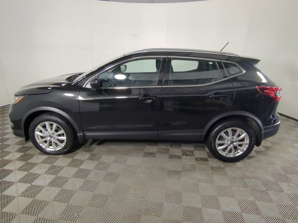 Used 2022 Nissan Rogue Sport SV image 5