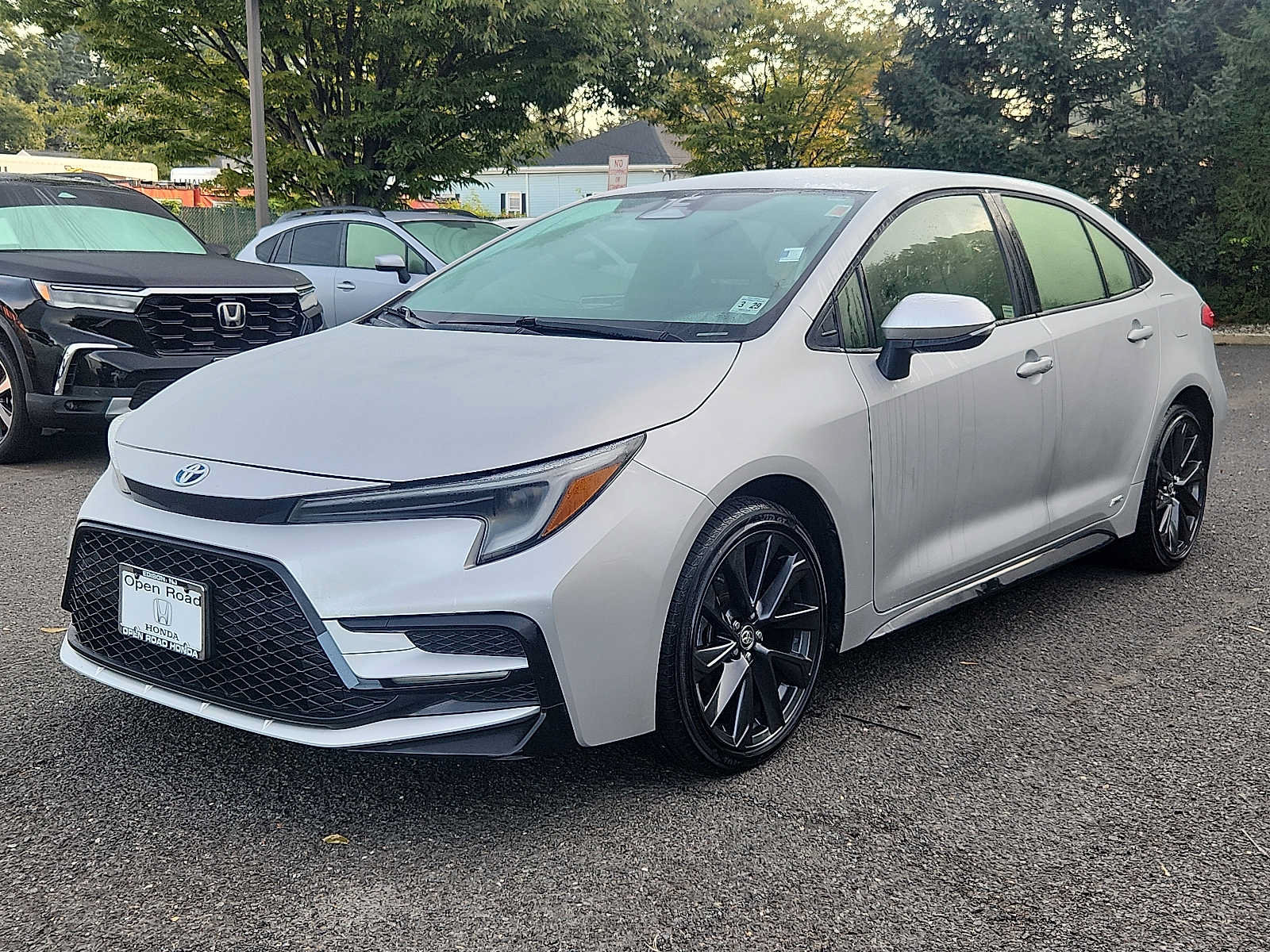 Used 2024 Toyota Corolla SE AWD/4WD image 3