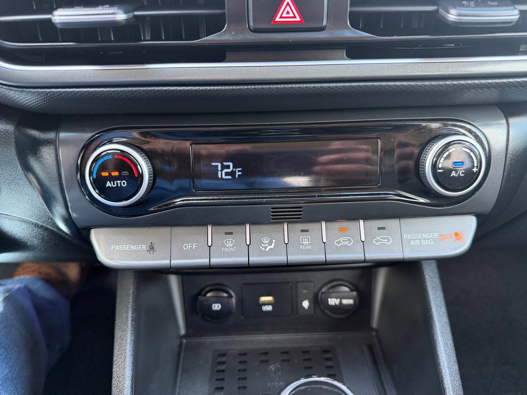 Used 2022 Hyundai Kona Limited FWD image 19