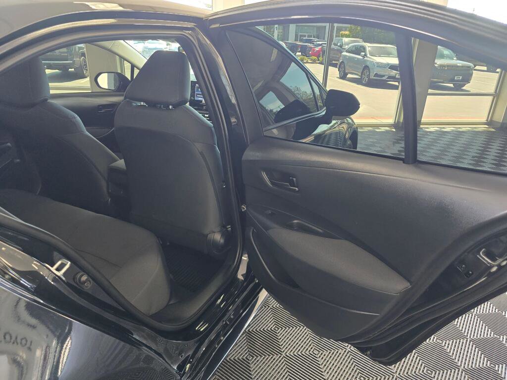 Used 2022 Toyota Corolla LE FWD image 37