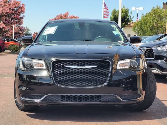 Used 2019 Chrysler 300 Touring w/ Sport Appearance Package RWD image 3